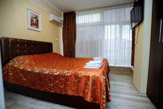 Отель Altin Palace Comrat Двухместный номер с 1 кроватью или 2 отдельными кроватями-1